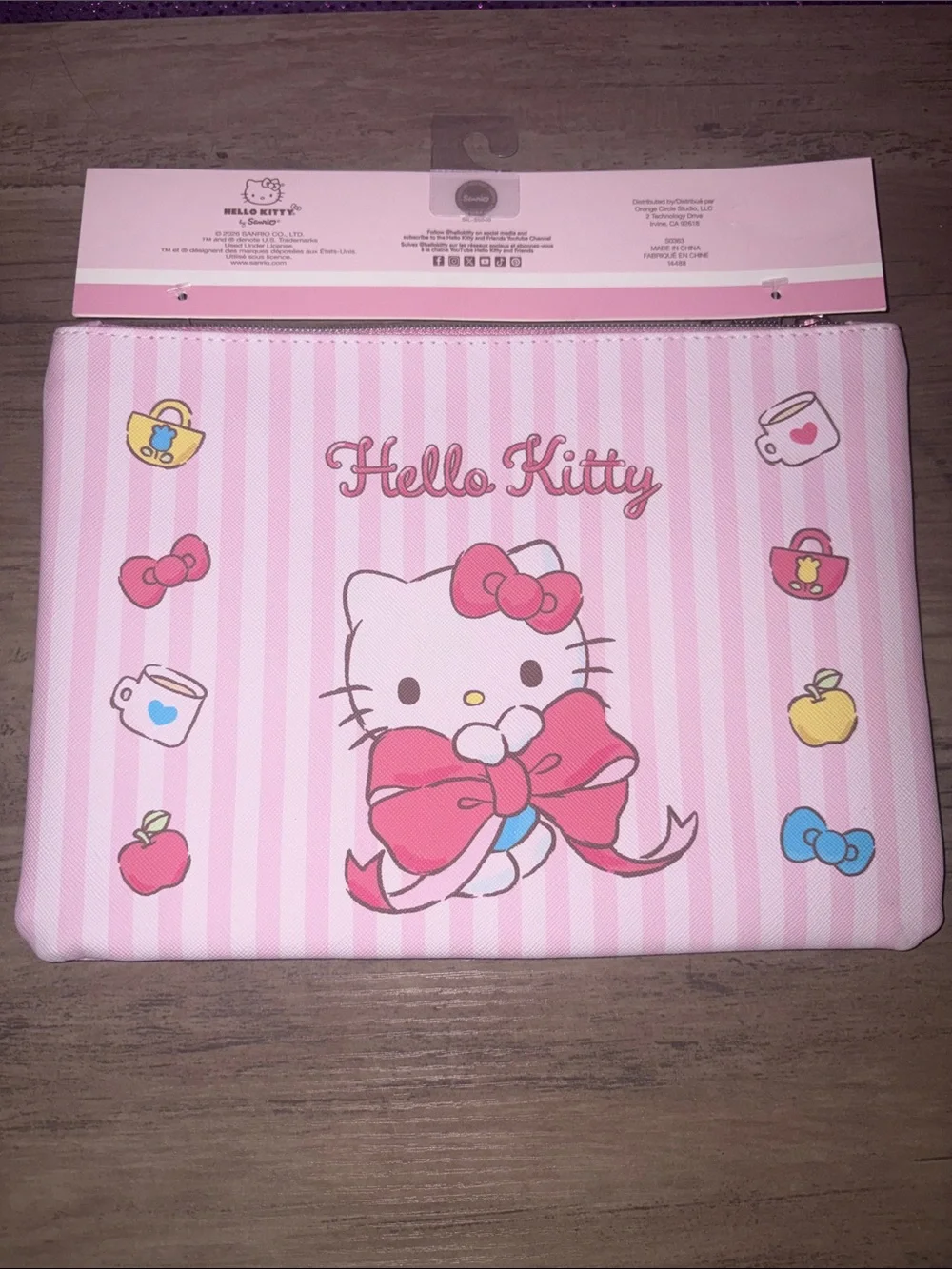🆕💜NWT Hello Kitty Sanrio Pink Striped Pencil Case Zip Pouch